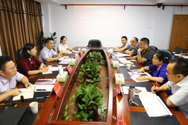 湖南股交所總經(jīng)理易衛(wèi)紅一行到訪財鑫集團(tuán)