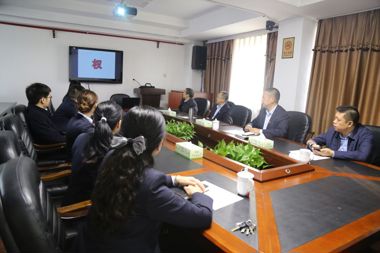 財(cái)鑫金控組織黨員觀看崗位廉政風(fēng)險(xiǎn)警示教育片