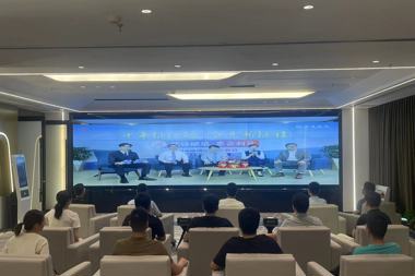 財(cái)鑫集團(tuán)開展“十年征信路奮進(jìn)新征程——征信惠企利民”暨“6.14信用記錄關(guān)愛日”主題宣傳活動